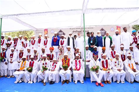 Mass Wedding In Gujarat 130 Couples Tie Knot