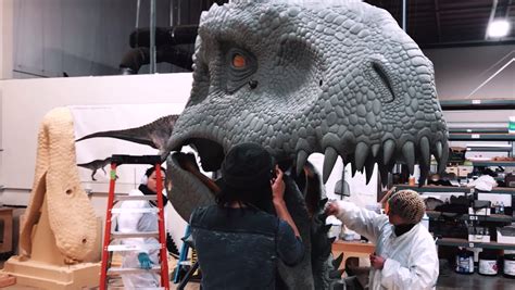 Go Behind The Scenes Of The Jurassic World Ride Nerdist