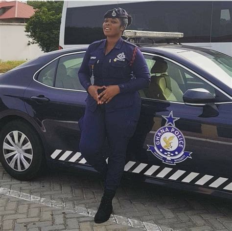 Beautiful Photo Of Ghanaian Female Police Officer Goes Viral