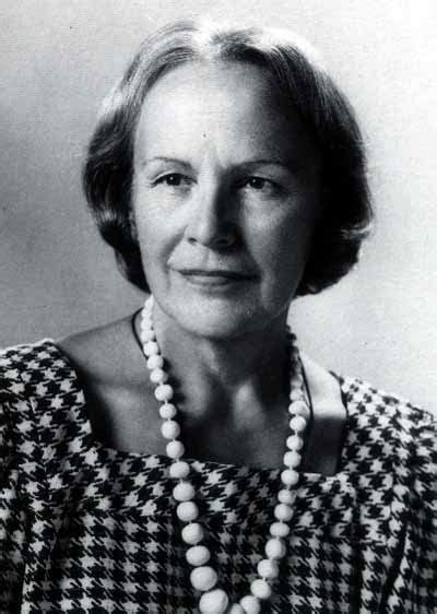 È difficile raccontare personaggi vissuti, per non parlare di un personaggio pubblico e grande come nilde iotti senza ridurli ad una mera copia. Nilde Iotti - Wikipedia