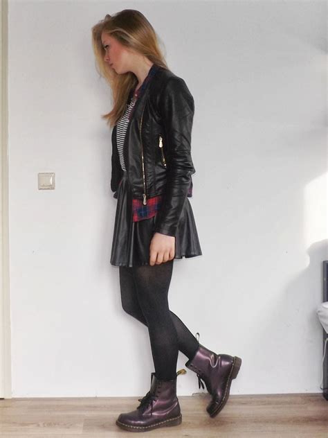 Girls Mostly Women Actually Wearing Docs Dr Martens Boots Shoes Whats Not To Love Dr