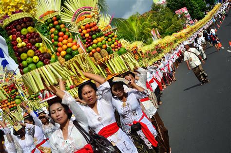 Tradisi Mepeed Di Bali Tips Fotografi