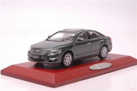 143 Diecast Model Car For Toyota Camry Green Alloy Toy Car Collection