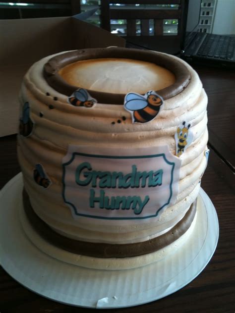 Hectors Custom Cakes Honey Pot Cake