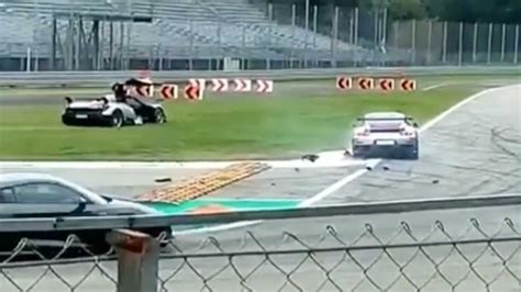Σύγκρουση μεταξύ Porsche 911 Gt2 Rs και Pagani Huayra Bc στη Monza