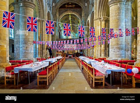 The Altar Selby Abbey North Yorkshire England Uk Stock Photo Alamy