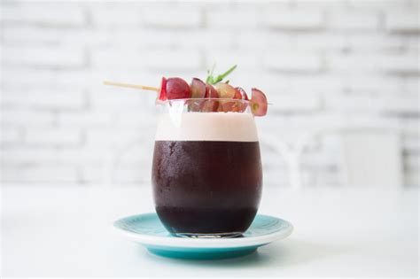 Premium Photo Grape Mint Soda Mocktail With Fresh Grapessoft Focus