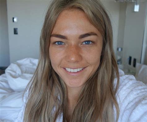 Sam Frost Posts Makeup Free Selfie After Logies Nomination Now To Love