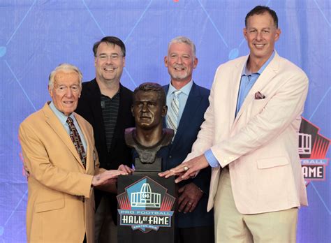 Footballs Oldest Living Hall Of Famers List Wire