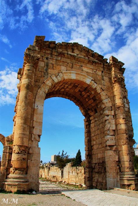 Roman Ruins In Sour South Lebanon Ancient Ruins Ancient Rome