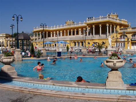 Noclegi w węgrach i okolicach. Zdjęcia - Węgry / Budapeszt - Basen