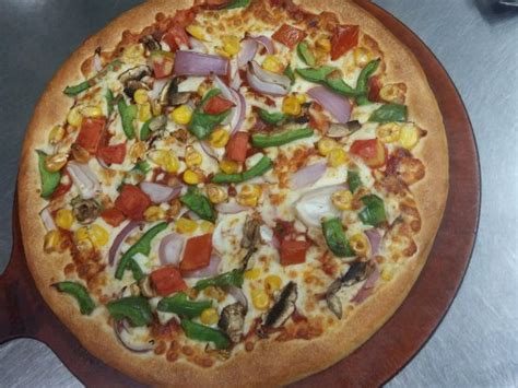 From margherita pizza to double chicken hawaiian pizza, you'll have many options worth trying in our pizza outlets. Vegetable Supreme Pizza Hut Ingredients | Supreme and Everybody
