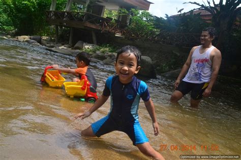 When all of us reached saujana janda baik, everyone of us had the same feelings and made one quick suggestion: River Bathing | Janda Baik Sailor's Rest Resort