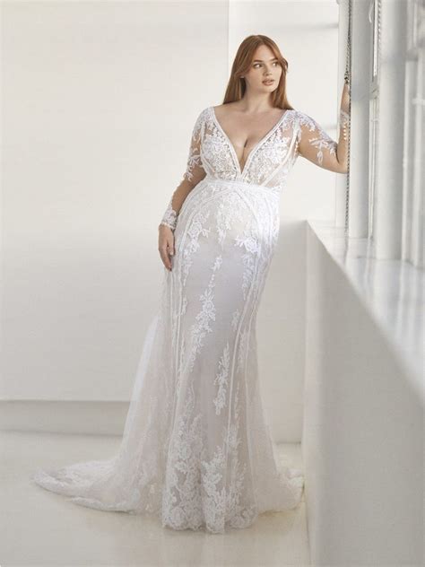 Plus Size Wedding Dresses Try On Wedding Dresses For Curvy Plus Size