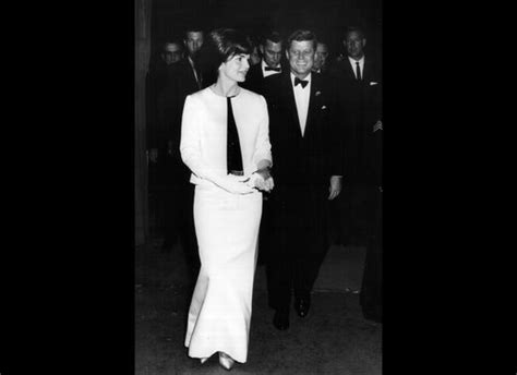 12 Unforgettable Style Lessons From Jackie Kennedy Photos Huffpost Life Jackie Kennedy Style