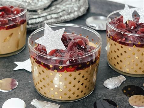 Nachtisch im Glas für Silvester: Schokoladenmousse mit Glühweinkirschen - Food Blog ninastrada