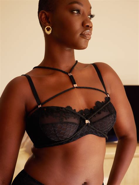 Goodnight Kiss Body Harness in Black | SAVAGE X FENTY