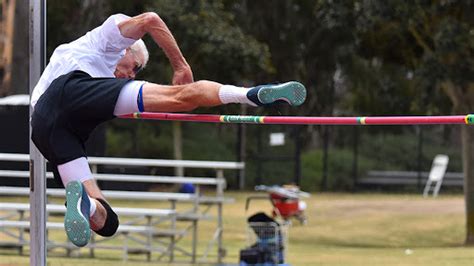 Lompat tinggi merupakan satu acara sukan yang mengunakan ketinggian sebagai penentu kejayaan. Teknik Lompat Tinggi Gaya Straddle | Freedomsiana