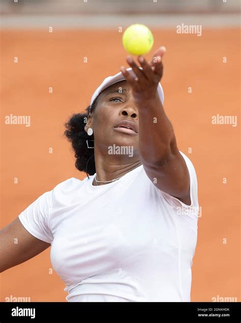 Us Tennis Player Venus Williams Usa Serving During French Open 20121