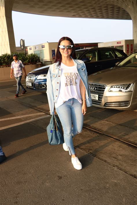 Sana Khan Spotted At Airport On 28th Sept 2017 Sana Khan Bollywood