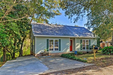 Charming Coastal Cottage Walk To Beach And Downtown Updated 2021
