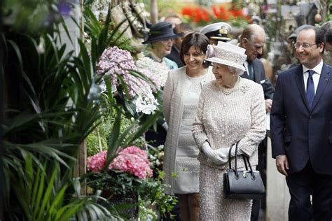 Kraljica Elizabeta Posetila Parisku Pijacu Cveća Koja Je Dobila Ime Po