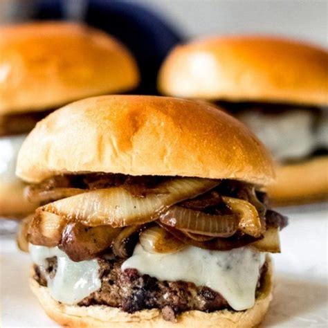 Caramelized onion and mushroom burgers with garlic aioli (kellie rice cakes) | mushroom burger. Topped with fresh sautéed mushrooms and onions, this EASY ...