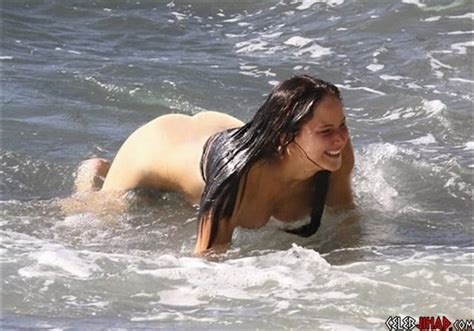 The Top Celebrities Nude At The Beach