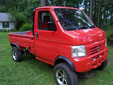 Little Red 2001 Honda Acty Mini Truck Dailyturismo