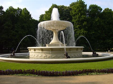 Filesaxon Garden Fountain Wikimedia Commons