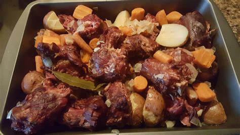 Normally, that means using the turkey neck and giblets to flavor the broth while the turkey roasts. Smoked Turkey Necks from the Crock | Turkey neck, Crockpot ...