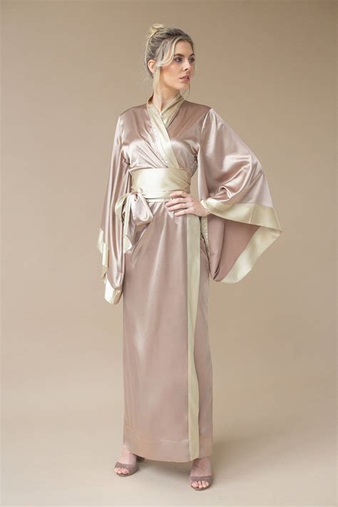 Kimono RobeSilk Kimono RobeJapanese Kimono RobeSilk Kimono | Etsy | Silk kimono robe, Fancy ...