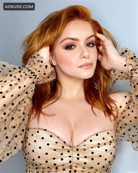 Ariel Winter Sexy Shows Off Her Boobs As She Poses In A Polka Dot Dress