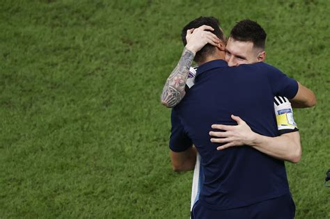 Mundial 2022 Qatar La Charla Entre Scaloni Y Messi Que Lo Cambi Todo Guazapp