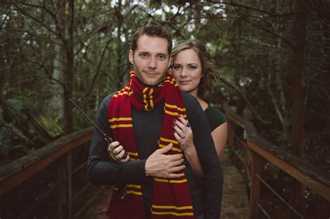 Gryffindor Vs Slytherin Harry Potter Engagement Shoot Popsugar Love And Sex Photo 5