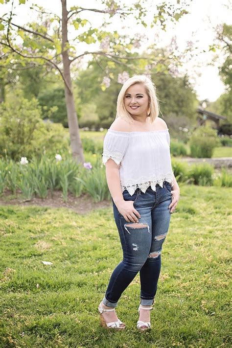 Pin By Bailey Crase On Senior Pictures Plus Size Outfits Girl With