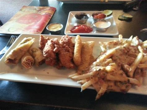 Order delivery or pickup from ruby tuesday on 543 w. Appetizer Sampler Platter - Picture of Ruby Tuesday ...
