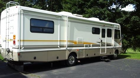 2002 Fleetwood Bounder 32w Class A Gas Rv For Sale By Owner In