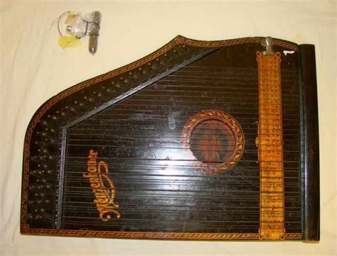 Цитра старинный музыкальный инструмент (H693)