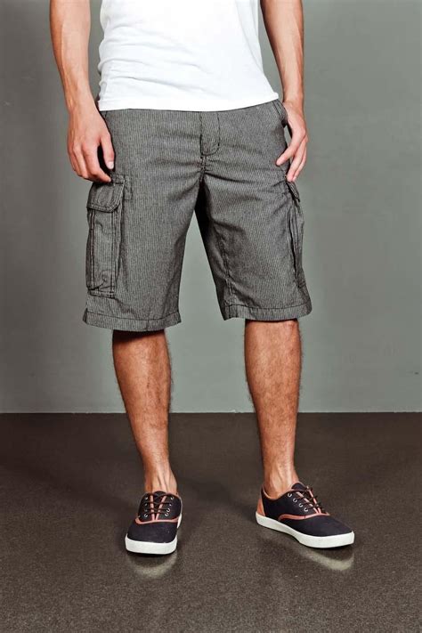 What To Wear With Cargo Shorts Guys