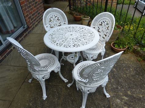 White Cast Iron Garden Furniture Set Table And 4 Chairs In