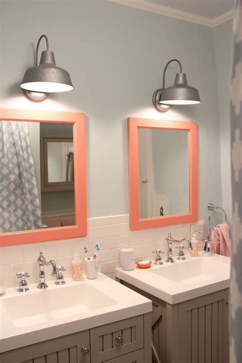 How To Increase Your Bathrooms Charm With The Right Lighting
