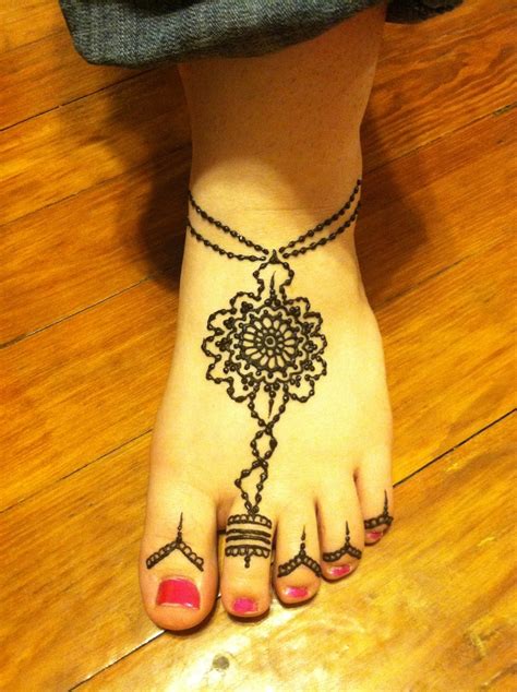 Henna Anklet On Foot Inspired By A Design From Henna