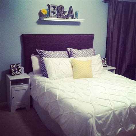 Get ready for some major dorm envy. Cute wall shelf above bed. Would add significant things ...