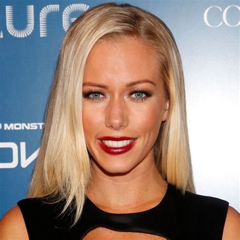 kendra wilkinson age hot sex picture