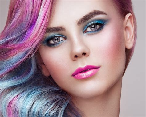 Download 1280x1024 Wallpaper Color Hair Girl Model Makeup Close Up