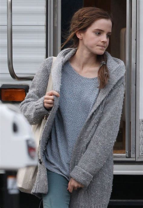 Nice Sweater For Fall Emma Watson Emma Watson Style Emma Watson Casual Grey Outfit