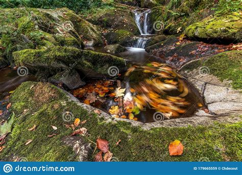 Cascade Falls Over Mossy Rocks In Autumn Stock Image Image Of Flowing