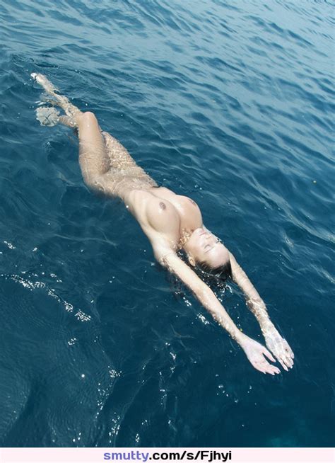 Nude Bigtits Stretch Water Floating