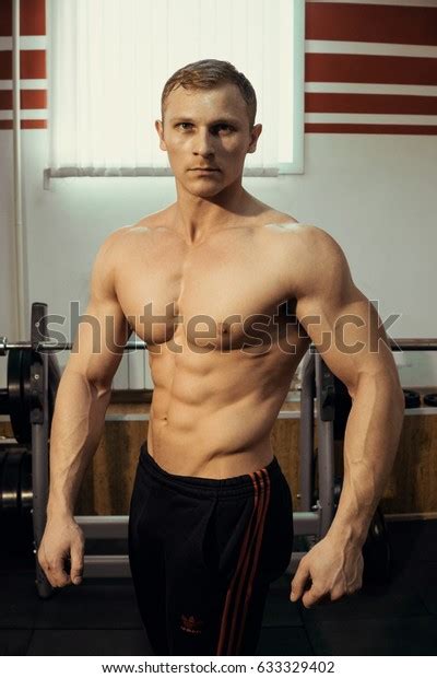 Muscular Athlete Bodybuilder Naked Torso Posing 스톡 사진 Shutterstock